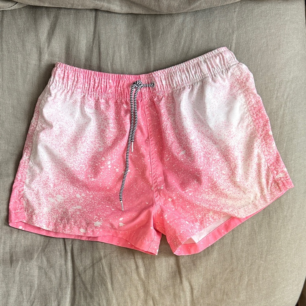 Vibrant Pink Ombre Women's Athletic Shorts